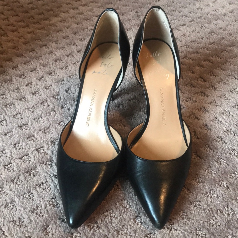 Banana Republic black pumps